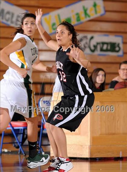 Thumbnail 2 in Galt vs. Livermore (Bulldog Winter Classic) photogallery.