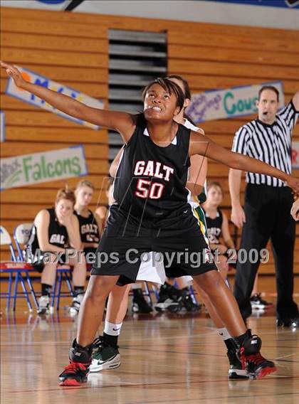 Thumbnail 1 in Galt vs. Livermore (Bulldog Winter Classic) photogallery.