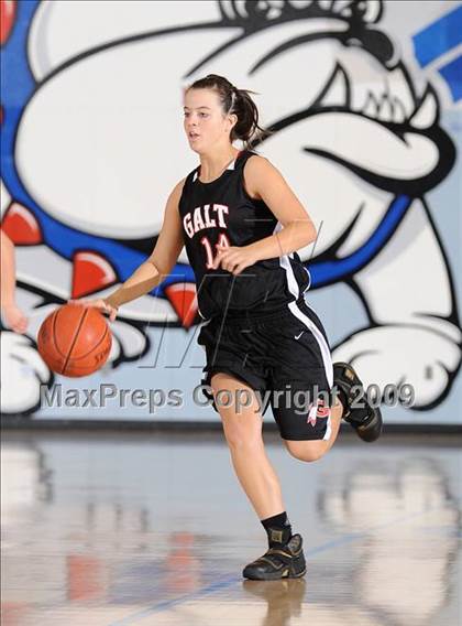 Thumbnail 2 in Galt vs. Livermore (Bulldog Winter Classic) photogallery.