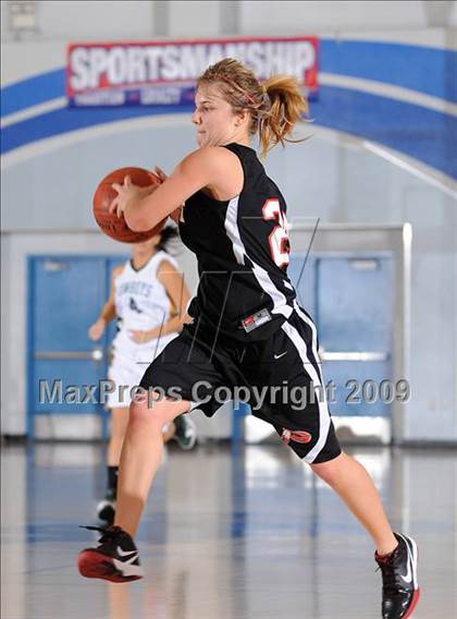 Thumbnail 2 in Galt vs. Livermore (Bulldog Winter Classic) photogallery.
