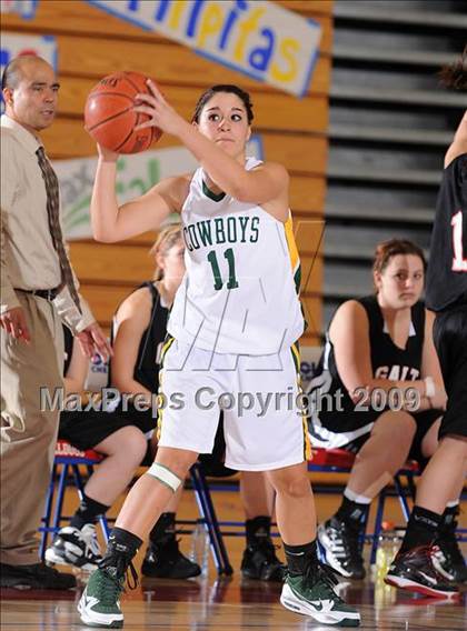 Thumbnail 2 in Galt vs. Livermore (Bulldog Winter Classic) photogallery.