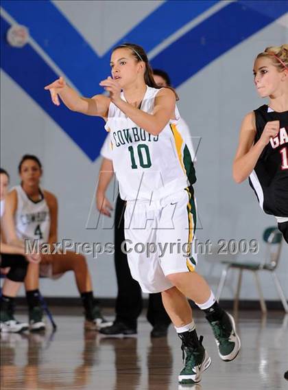 Thumbnail 2 in Galt vs. Livermore (Bulldog Winter Classic) photogallery.