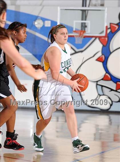 Thumbnail 2 in Galt vs. Livermore (Bulldog Winter Classic) photogallery.