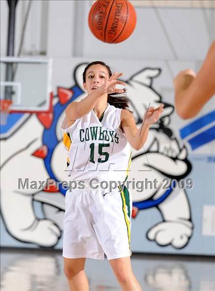 Thumbnail 3 in Galt vs. Livermore (Bulldog Winter Classic) photogallery.
