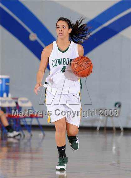 Thumbnail 2 in Galt vs. Livermore (Bulldog Winter Classic) photogallery.