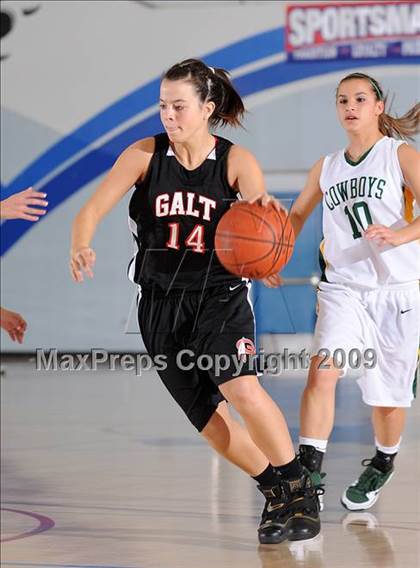 Thumbnail 3 in Galt vs. Livermore (Bulldog Winter Classic) photogallery.