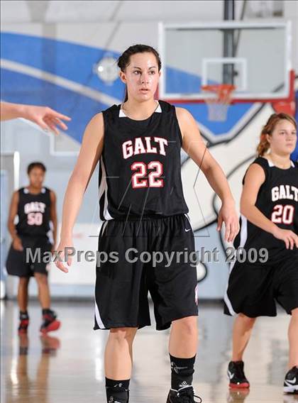Thumbnail 2 in Galt vs. Livermore (Bulldog Winter Classic) photogallery.