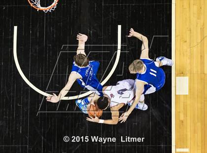 Thumbnail 3 in Covington Catholic vs Dixie photogallery.