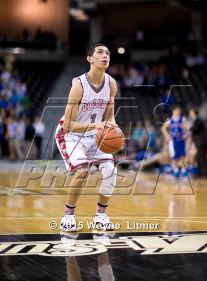 Thumbnail 2 in Covington Catholic vs Dixie photogallery.