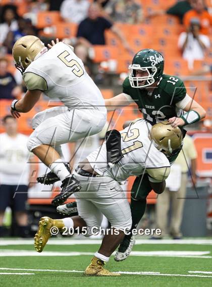Thumbnail 1 in Shenendehowa vs. Canisius photogallery.