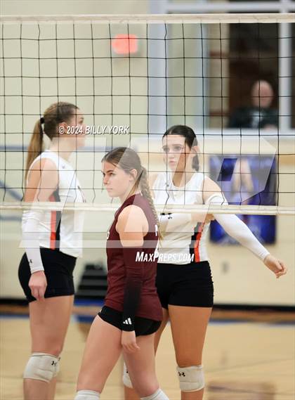Thumbnail 2 in Grand Saline vs Troup photogallery.