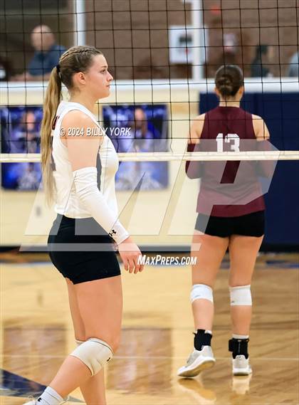 Thumbnail 1 in Grand Saline vs Troup photogallery.