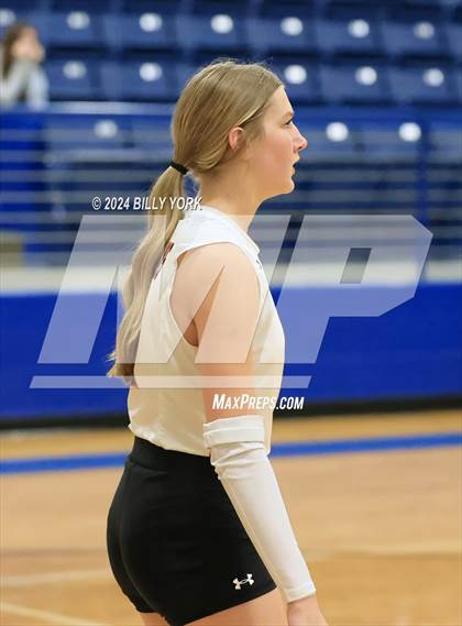Thumbnail 1 in Grand Saline vs Troup photogallery.