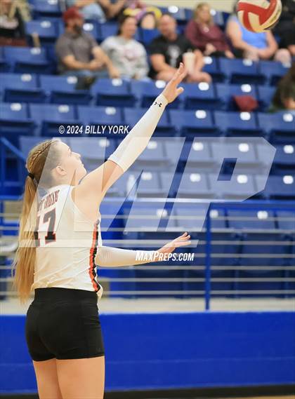 Thumbnail 1 in Grand Saline vs Troup photogallery.
