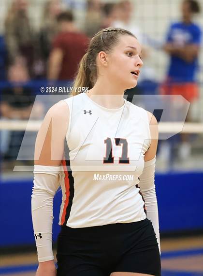 Thumbnail 3 in Grand Saline vs Troup photogallery.