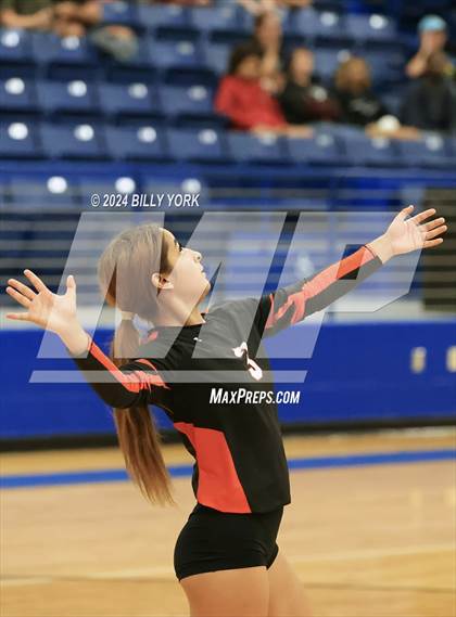 Thumbnail 3 in Grand Saline vs Troup photogallery.