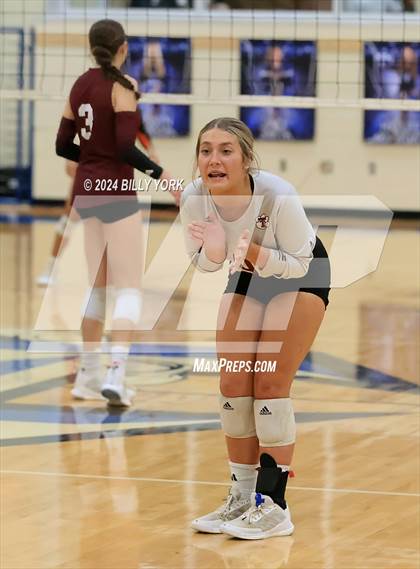Thumbnail 3 in Grand Saline vs Troup photogallery.