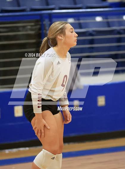 Thumbnail 1 in Grand Saline vs Troup photogallery.