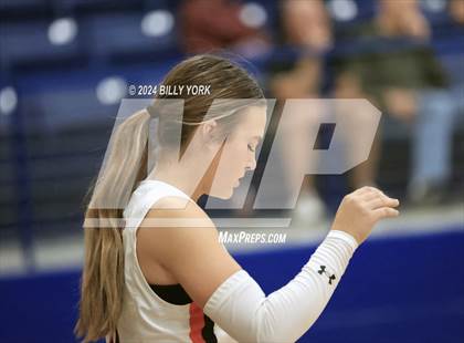 Thumbnail 3 in Grand Saline vs Troup photogallery.