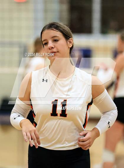 Thumbnail 1 in Grand Saline vs Troup photogallery.