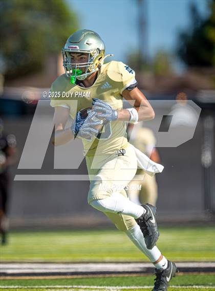 Thumbnail 1 in Notre Dame (SO) @ Servite photogallery.