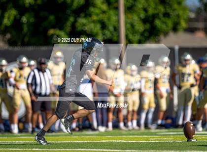 Thumbnail 2 in Notre Dame (SO) @ Servite photogallery.
