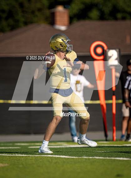 Thumbnail 3 in Notre Dame (SO) @ Servite photogallery.