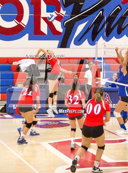 Thumbnail 1 in Charter Oak @ Los Altos photogallery.