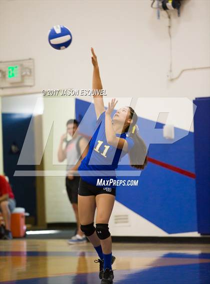 Thumbnail 1 in Charter Oak @ Los Altos photogallery.