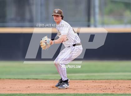 Thumbnail 2 in Chaminade @ Crespi photogallery.