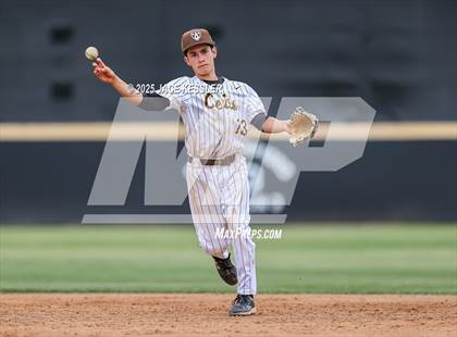 Thumbnail 3 in Chaminade @ Crespi photogallery.
