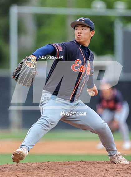 Thumbnail 1 in Chaminade @ Crespi photogallery.