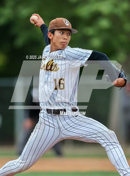 Thumbnail 1 in Chaminade @ Crespi photogallery.