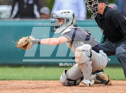 Thumbnail 3 in Chaminade @ Crespi photogallery.