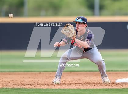 Thumbnail 2 in Chaminade @ Crespi photogallery.