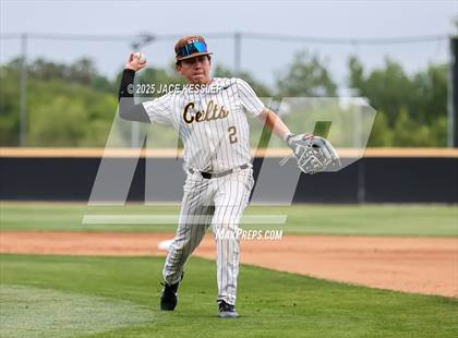 Thumbnail 2 in Chaminade @ Crespi photogallery.