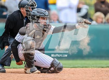 Thumbnail 2 in Chaminade @ Crespi photogallery.