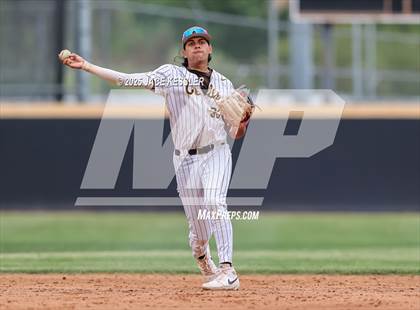 Thumbnail 1 in Chaminade @ Crespi photogallery.