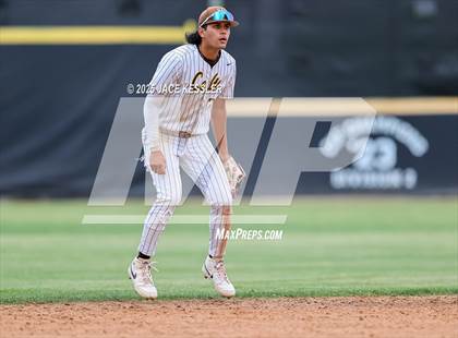 Thumbnail 2 in Chaminade @ Crespi photogallery.