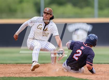 Thumbnail 2 in Chaminade @ Crespi photogallery.