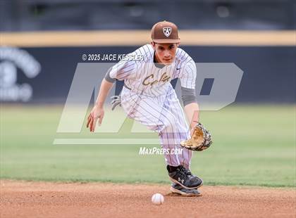 Thumbnail 2 in Chaminade @ Crespi photogallery.
