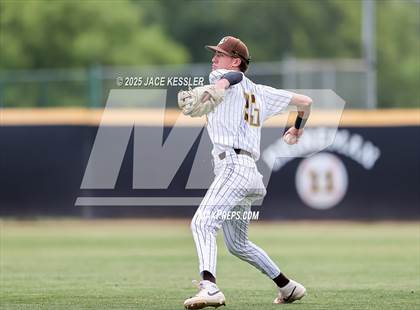 Thumbnail 1 in Chaminade @ Crespi photogallery.