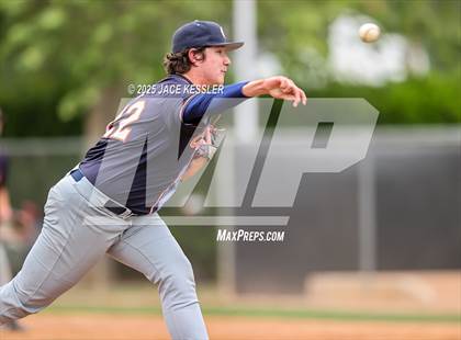 Thumbnail 2 in Chaminade @ Crespi photogallery.