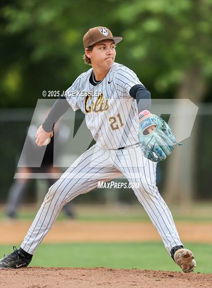 Thumbnail 1 in Chaminade @ Crespi photogallery.