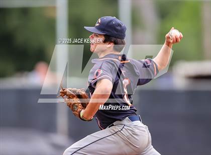 Thumbnail 2 in Chaminade @ Crespi photogallery.