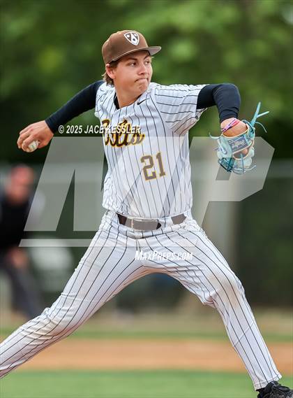 Thumbnail 3 in Chaminade @ Crespi photogallery.