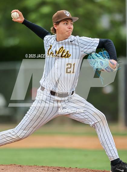 Thumbnail 3 in Chaminade @ Crespi photogallery.