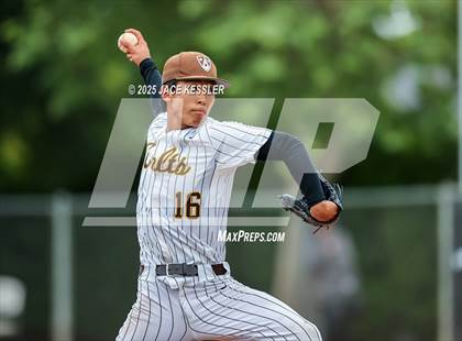 Thumbnail 1 in Chaminade @ Crespi photogallery.