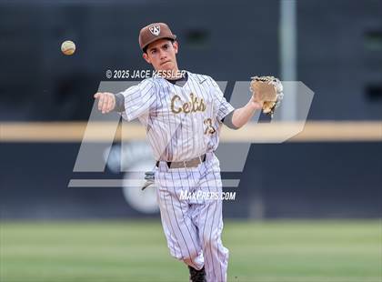 Thumbnail 2 in Chaminade @ Crespi photogallery.