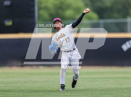 Thumbnail 3 in Chaminade @ Crespi photogallery.